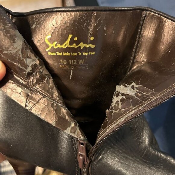 Sudini Leather Bootie US Women's Size 10.5W with 3 1/2" Heel - Picture 5 of 5